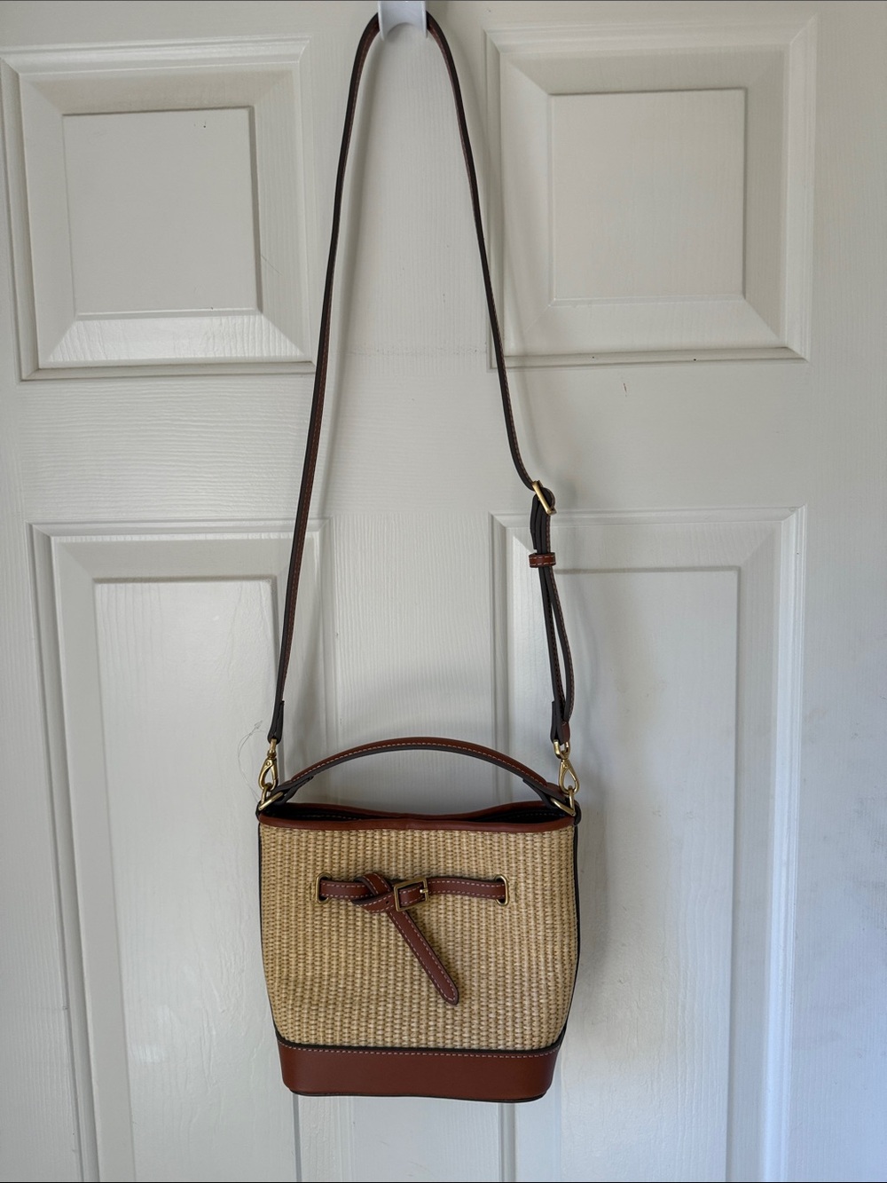 MNG VEGAN WOVEN STRAW CROSSBODY BAG/VEGAN LEATHER TRIM